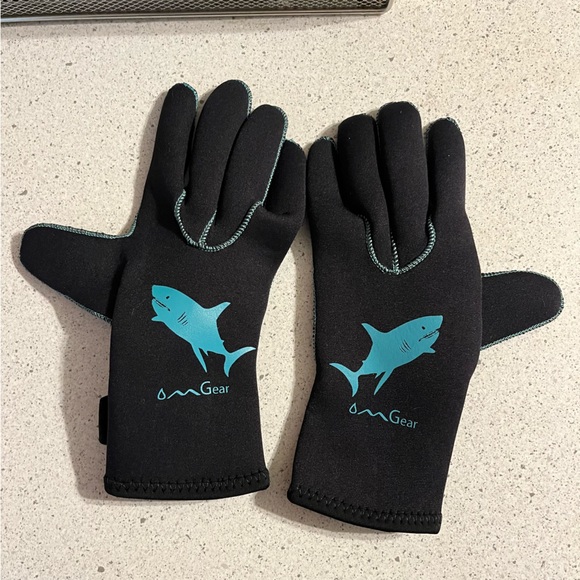OMgear Neoprene Wetsuit Gloves Black - Picture 1 of 3